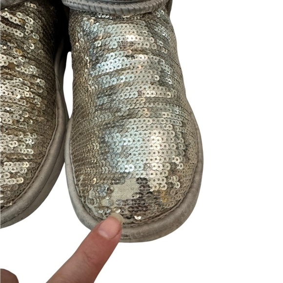 UGG Gold Sequin Short Woman Size 7 Boots - Picture 4 of 11